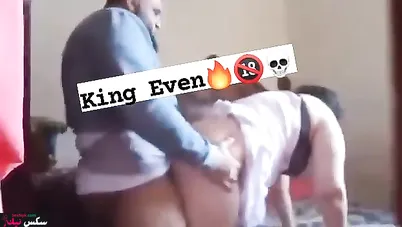فلاحة بتاخد زب جارها كامل على سرير جوزها وتتفضح