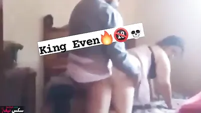 فلاحة بتاخد زب جارها كامل على سرير جوزها وتتفضح
