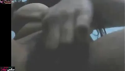 هيجانه مصريه ماسكه البزاز وفشخاهم تقفيش على الواقف